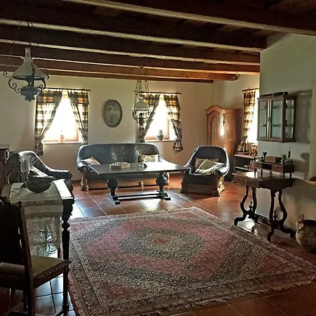 Greenhouse Villa Szolad